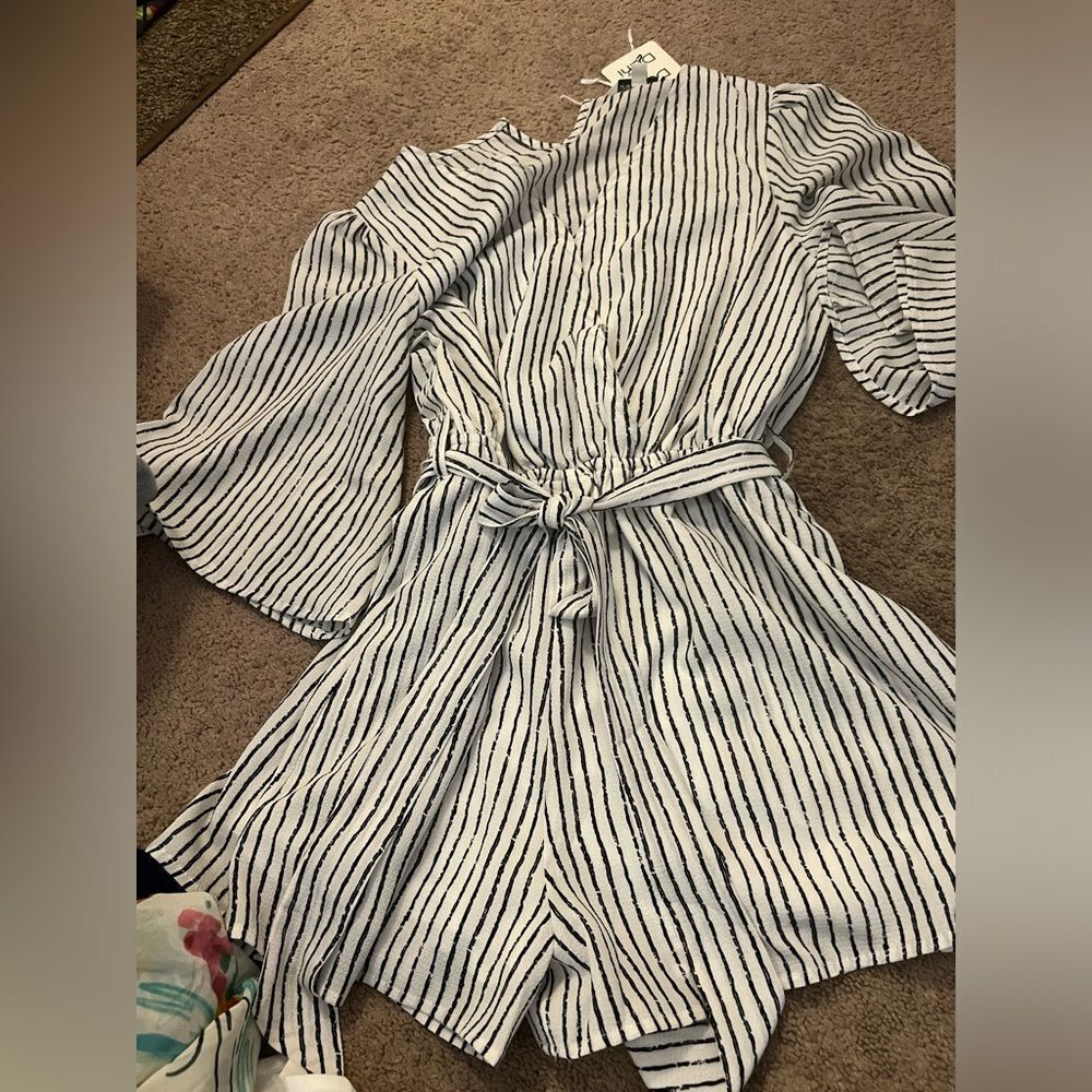 NWT Davi & Dani medium striped romper‎
